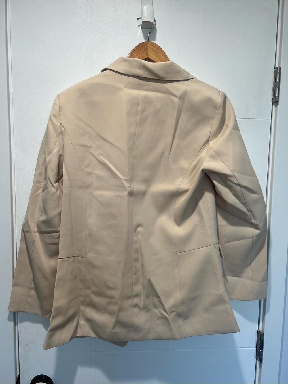Women’s Kirundo Cream Shawl-Collar Blazer - Size Medium - Picture 4 of 5